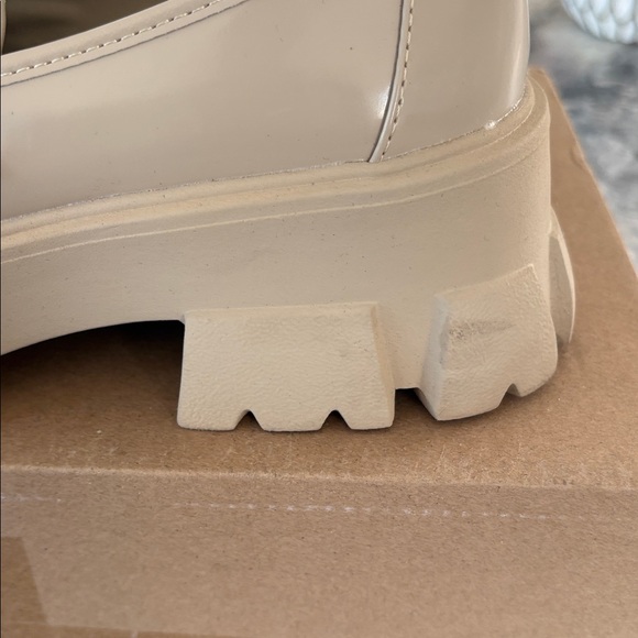 Steve Madden Cream Patent Loafers with Silver Bit - Picture 5 of 11